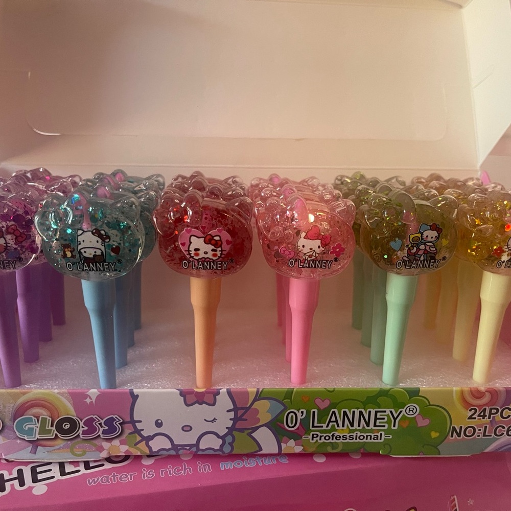 Lip gloss & lip balm